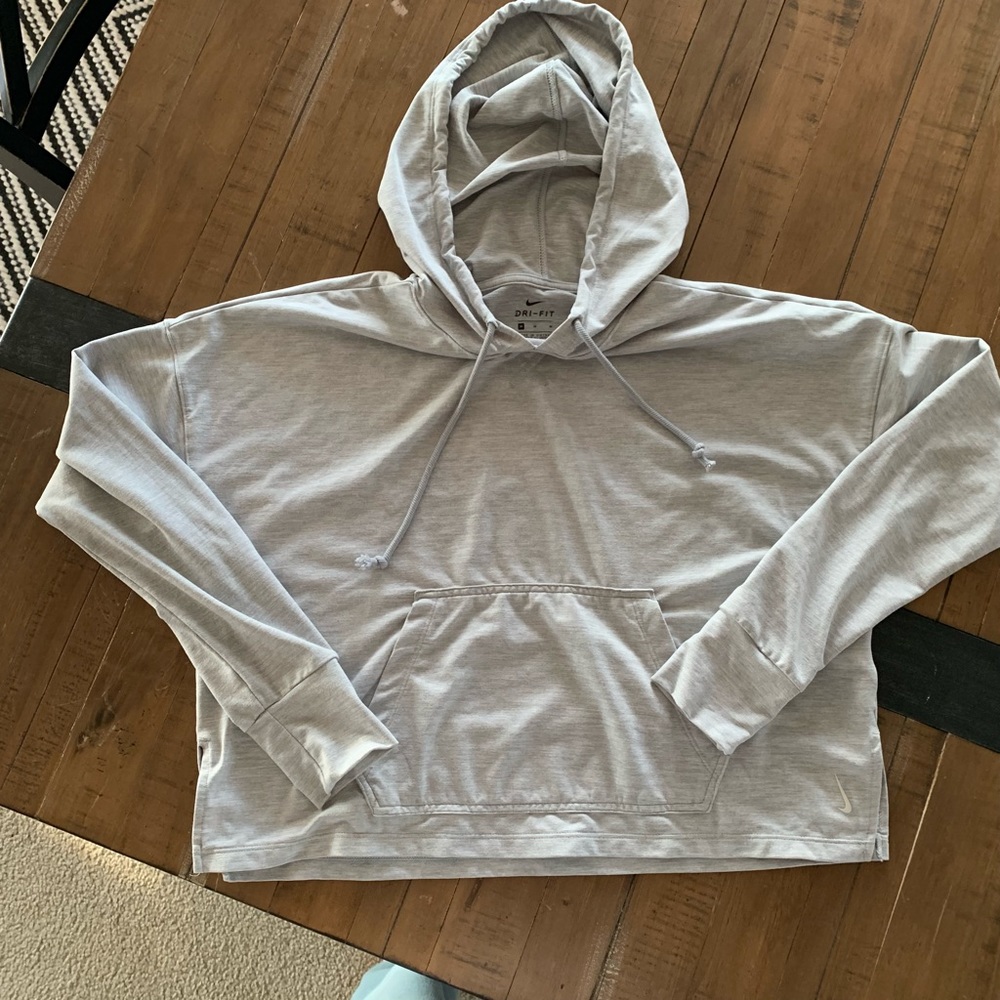 Nike Woman’s light-weight crop top hoodie, gray // size medium EUC